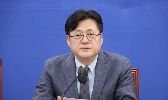 홍익표 더불어민주당 원내대표가 23일 국회에서 열린 정책조정회의에서 발언하고 있다 사진연합뉴스