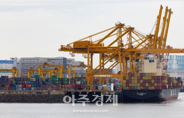 15일 오전 인천 중구 인천컨테이너터미널에 컨테이너가 쌓여있다 20230915사진유대길 기자 dbeorlf123ajunewscom