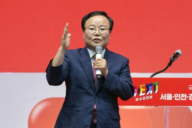 김재원 국민의힘 최고위원 후보가 17일 오후 경기 고양시 고양 소노 아레나에서 열린 제4차 전당대회 서울·인천·경기·강원 합동연설회에서 정견 발표를 하고 있다 20240717사진유대길 기자 dbeorlf123ajunewscom