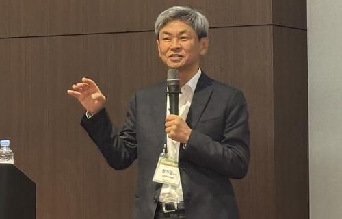 정기태 삼성전자 파운드리사업부 부사장이 23일 코엑스에서 열린 제7회 반도체 산학연 교류 워크숍에서 강연하고 있다 사진연합뉴스