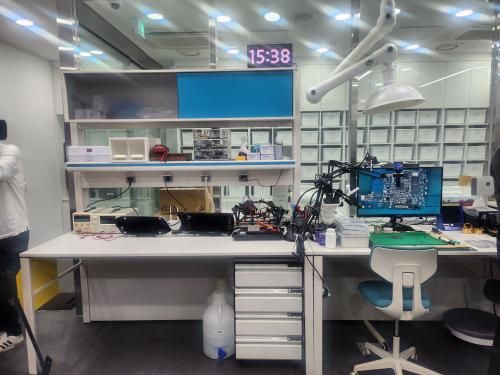 29일 강원 원주 국립과학수사연구원 디지털포렌식 연구실 책상에 감정을 위한 장치가 설치돼 있다 사진안수교 기자