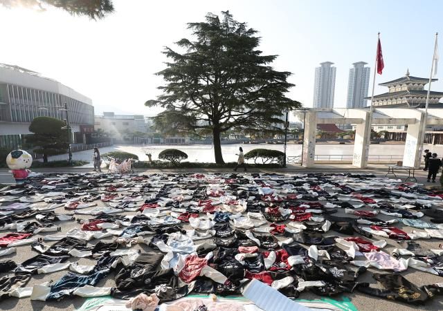 동덕여대 본관 앞 과잠들 사진연합뉴스