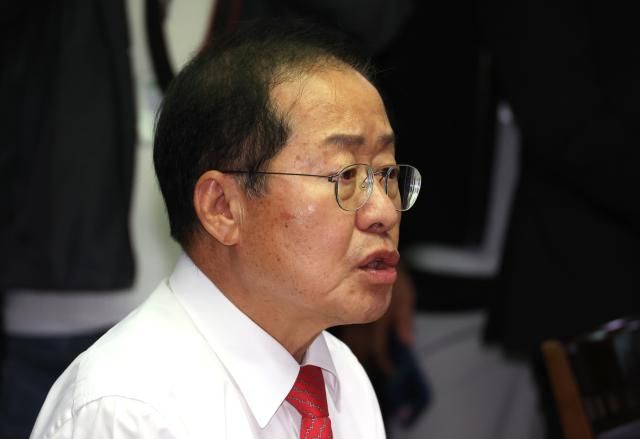 발언하는 홍준표 대구시장 서울연합뉴스 신준희 기자 28일 국회 의원회관에서 열린 국민의힘 대구광역시-지역 국회의원 예산정책협의회에서 홍준표 대구시장이 발언을 하고 있다 20241028 hamaynacokr2024-10-28 130656 저작권자 ⓒ ㈜연합뉴스 무단 전재 재배포 금지 AI 학습 및 활용 금지저작권자 ⓒ ㈜연합뉴스 무단 전재 재배포 금지 AI 학습 및 활용 금지