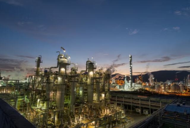 금호석유화학이 석화업계 불황에도 올해 3분기 흑자를 기록했을 것으로 예상된다 사진은 금호석유화학 여수 고무 2공장 전경 사진금호석유화학 