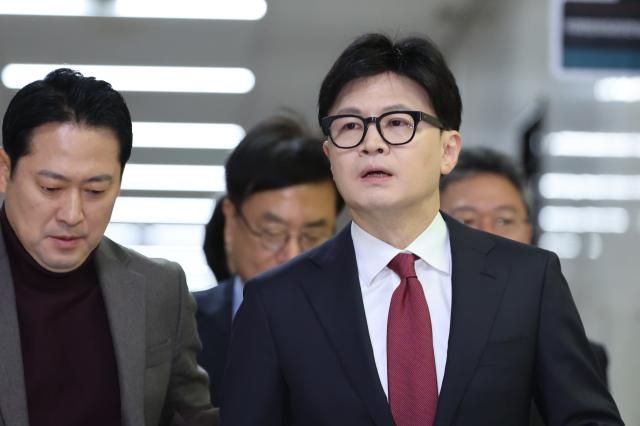 한동훈 국민의힘 대표가 12일 오전 서울 여의도 국회에서 열린 비공개 최고위원회의에 참석하고 있다 사진연합뉴스