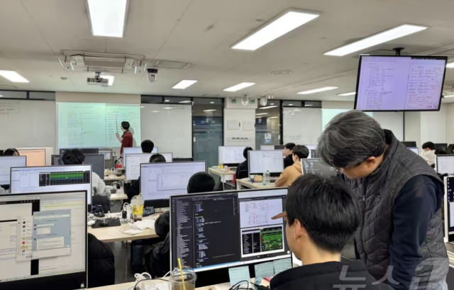 대한상공회의소 ‘인텔 엣지 AI SW 아카데미’ 실습장 사진대한상의 