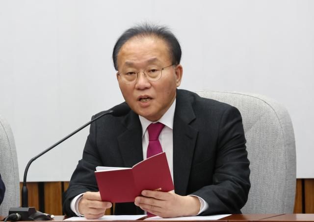 윤재옥 국민의힘 원내대표가 지난 6일 오전 국회에서 열린 원내대책회의에서 발언하고 있다