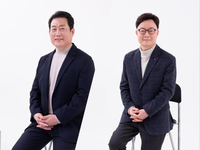 왼쪽부터 더불어민주당 18호 영입인재인 유동철 동의대 교수 19호 영입인재인 김상우 안동대 교수 사진더불어민주당 
