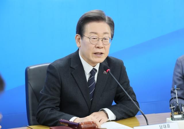 이재명 더불어민주당 대표가 23일 서울 여의도 중앙당사에서 열린 최고위원회의에서 발언하고 있다 사진연합뉴스