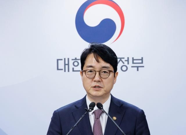 법무부 장관 대행인 심우정 차관이 6일 오전 서울 종로구 정부서울청사에서 2024년 설 특별사면을 발표하고 있다 202426 사진연합뉴스