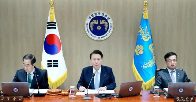 윤석열 대통령이 26일 서울 용산 대통령실 청사에서 열린 국무회의에서 발언하고 있다 사진연합뉴스