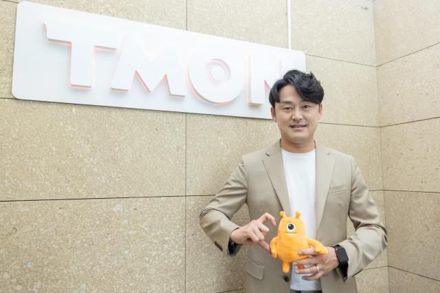 박성호 티몬·위메프·큐텐 통합 제휴사업본부장이 지난 8일 서울 강남구 신사동 티몬 사옥에서 인터뷰 후 포즈를 취하고 있다 사진유대길 기자 dbeorlf123ajunewscom