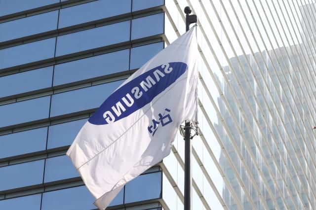 삼성전자 1분기 영업이익 931 증가 서울연합뉴스 강민지 기자 삼성전자가 연결 기준 올해 1분기 영업이익이 6조6천억원으로 지난해 동기보다 93125 증가한 것으로 잠정 집계됐다고 5일 공시했다 이는 삼성전자의 작년 연간 영업이익6조5천700억원보다도 많다 매출은 71조원으로 작년 동기 대비 1137 증가했다 사진은 이날 삼성전자 서초사옥 202445 mjkangynacokr2024-04-05 102912 저작권자 ⓒ ㈜연합뉴스 무단 전재 재배포 금지 AI 학습 및 활용 금지저작권자 ⓒ ㈜연합뉴스 무단 전재 재배포 금지 AI 학습 및 활용 금지