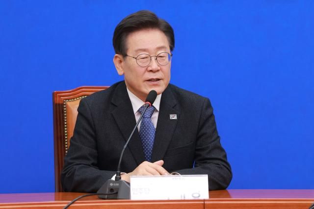 이재명 더불어민주당 대표가 지난 20일 오후 서울 여의도 국회에서 황우여 국민의힘 비상대책위원장을 만나 대화하고 있다 20240520사진유대길 기자 dbeorlf123ajunewscom