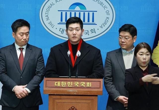 이승환 국민의힘 서울 중랑을 당협위원장 김재섭 국민의힘 서울 도봉갑 당선자 이재영 서울 강동을 당협위원장왼쪽부터 사진연합뉴스 