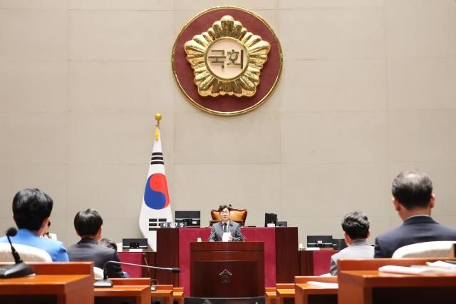 박찬대 더불어민주당 원내대표가 13일 오전 서울 여의도 국회에서 열린 정책 의원총회에서 발언하고 있다 사진연합뉴스