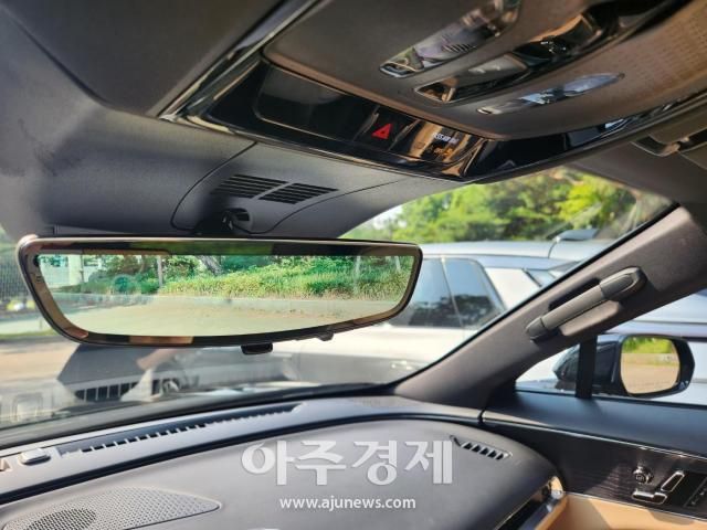 리릭에 적용된 디지털 미러 사진권가림 기자