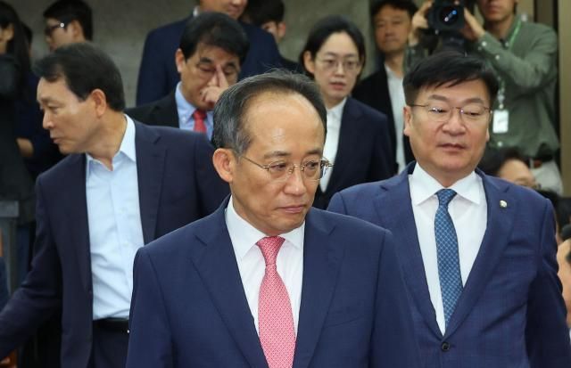 추경호 국민의힘 원내대표가 지난 21일 오전 국회에서 열린 의회정치 원상복구 의원총회에 참석하고 있다 사진연합뉴스