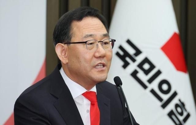 제22대 국회 전반기 당 국회부의장 후보자로 선출된 주호영 국민의힘 의원이 27일 오전 국회에서 열린 제22대 국회 전반기 당 국회부의장·상임위원장 후보자 선출 의원총회에서 당선인사를 하고 있다 사진연합뉴스