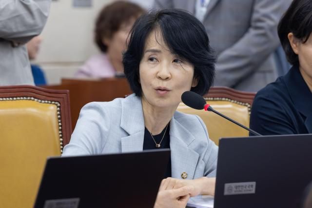 최수진 국민의힘 수석대변인이 지난 2일 오후 서울 여의도 국회에서 열린 과학기술정보방송통신위원회 6차 전체회의에서 발언하고 있다 20240702사진유대길 기자 dbeorlf123ajunewscom