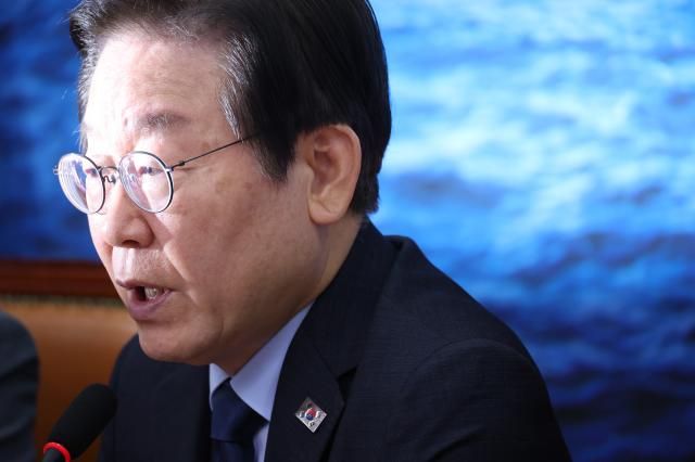 이재명 더불어민주당 대표가 6일 국회에서 열린 최고위원회의에서 의료대란 관련 발언을 하고 있다 사진연합뉴스