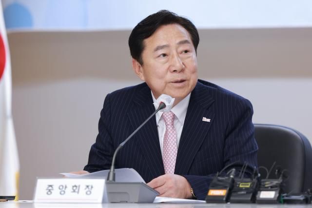 김기문 중소기업중앙회 회장이 지난해 7월 24일 오전 서울 영등포구 여의도 중기중앙회에서 열린 장인화 포스코그룹 회장과의 동반성장 간담회에서 인사말을 하고 있다 사진유대길 기자 dbeorlf123ajunewscom