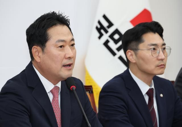 장동혁 국민의힘 대표가 9일 서울 여의도 국회에서 기자간담회를 열고 발언하고 있다 사진연합뉴스