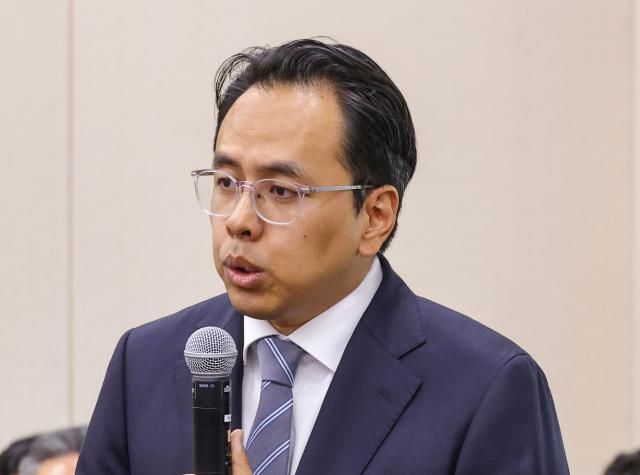 김범석 우아한형제들 대표가 14일 오후 국회 산업통상자원중소벤처기업위원회의 중소벤처기업부 국정감사에 참석했다 사진은 같은 날 국회 정무위원회 국감에 참석한 모습 사진연합뉴스