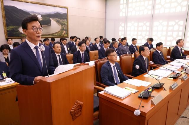 전재수 해양수산부 장관이 15일 국회 농림축산식품해양수산위원회에서 열린 2025년도 해양수산부 등에 대한 국정감사에 출석해 업무보고를 하고 있다사진연합뉴스