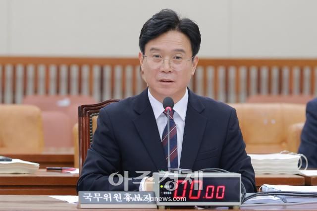 김영훈 고용노동부 장관 사진유대길 기자 dbeorlf123ajunewscom
