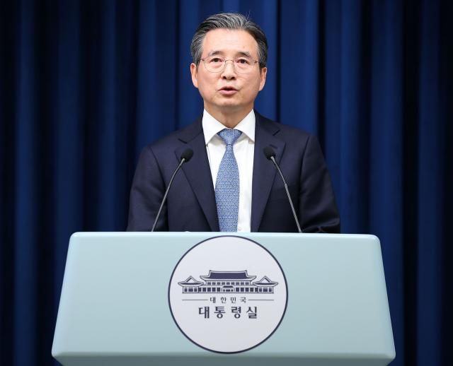 김용범 대통령실 정책실장이 지난 1일 용산 대통령실에서 이재명 대통령의 샘 올트먼 오픈AI CEO 접견 관련 브리핑을 하고 있다 사진연합뉴스