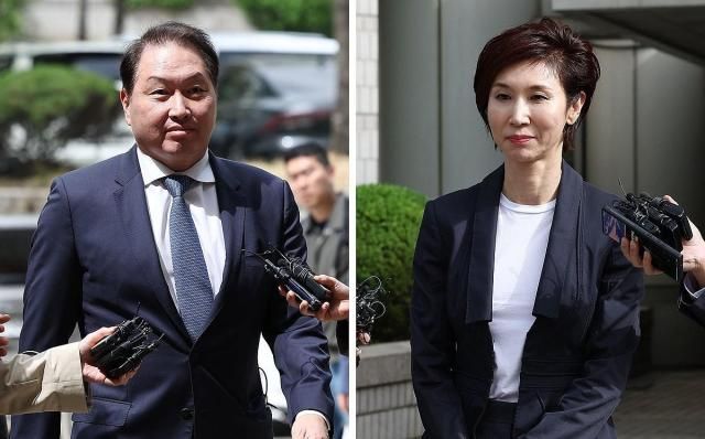 최태원 SK그룹 회장과 노소영 아트센터나비 관장의 이혼 소송 2심에서 서울고법은 5월 30일 최 회장이 노 관장에게 1조3천808억원의 재산을 분할해주고 20억원의 위자료를 지급하라고 판결했다 사진은 최태원 SK 회장과 노소영 아트센터 나비 관장이 4월 16일 오후 서울 서초구 서울고등법원에서 열린 이혼 소송 항소심 공판에 출석한 모습 사진연합뉴스