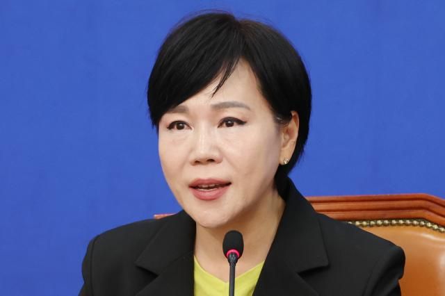 더불어민주당 전현희 수석 최고위원이 19일 서울 여의도 국회에서 최근 캄보디아 사태 부동산 대책 등 현안 관련 기자간담회를 하고 있다사진연합뉴스