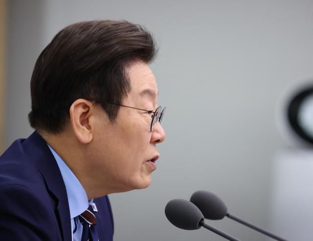 이재명 대통령이 2일 용산 대통령실에서 수석보좌관회의를 주재하고 있다사진연합뉴스