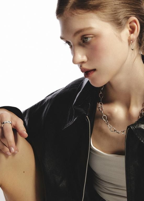 테즈 ‘에따 브뤼ÉTAT BRUT’ 컬렉션 사진비주페르소