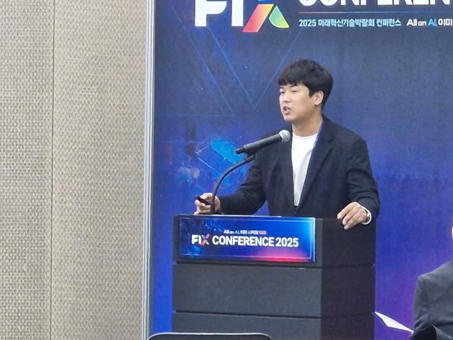 유민상 오토노멋에이투지 상무가 22일 대구 엑스코에서 열린 한국자동차기자협회 심포지엄에서 자율주행 서비스가 나아가야할 방향을 이야기하고 있다 사진오주석 기자