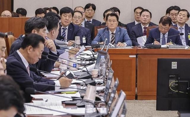 23일 국회 산업통상자원중소벤처기업위원회에서 중소ㆍ벤처 관련 공공기관에 대한 2025년도 국정감사가 열리고 있다 사진연합뉴스 