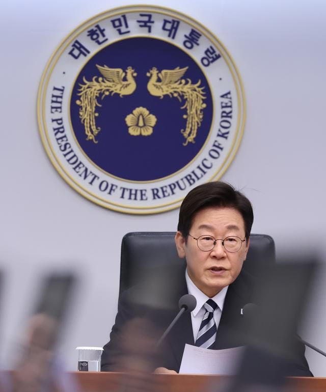 이재명 대통령이 23일 서울 용산 대통령실에서 열린 수석보좌관회의에서 발언하고 있다연합뉴스
