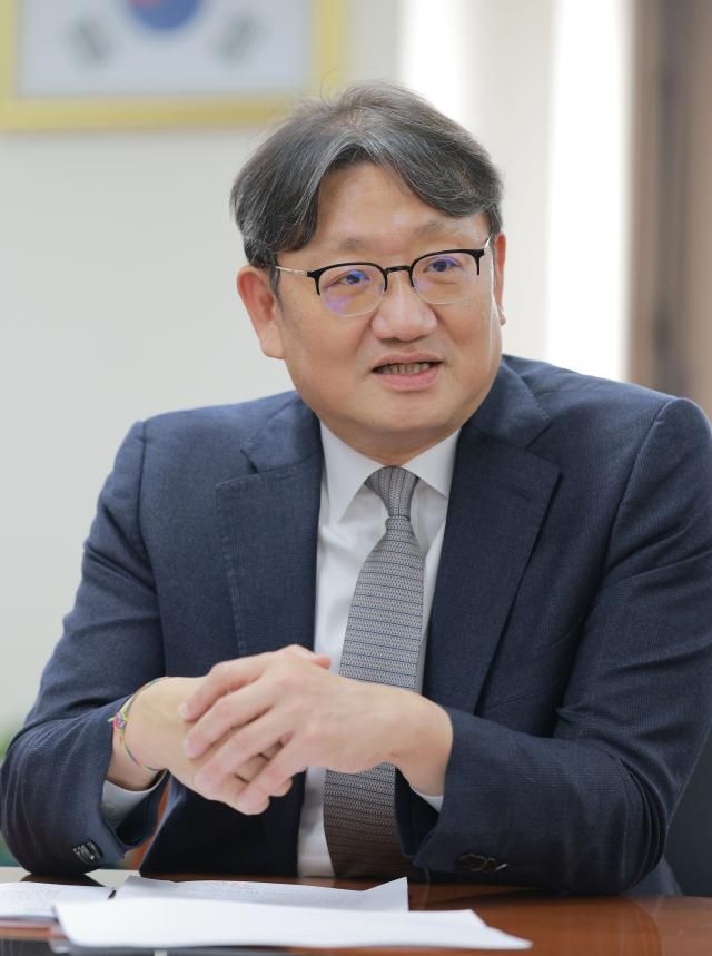 캡션에 주요 멘트 한 줄 부탁드립니다 권기섭 경제사회노동위원회 위원장 인터뷰사진유대길 기자 dbeorlf123ajunewscom