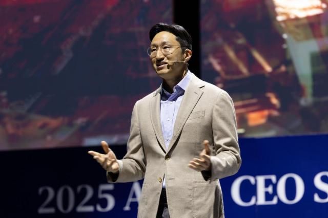 HD현대 정기선 회장이 27일 경주엑스포대공원 문화센터 문무홀에서 열린 APEC CEO 서밋 ‘퓨처 테크 포럼 조선’에서 기조연설을 진행했다 HD현대