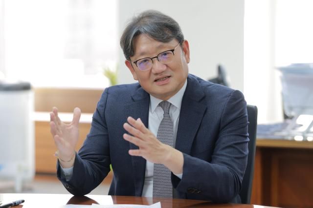 권기섭 경제사회노동위원회 위원장 인터뷰사진유대길 기자 dbeorlf123ajunewscom