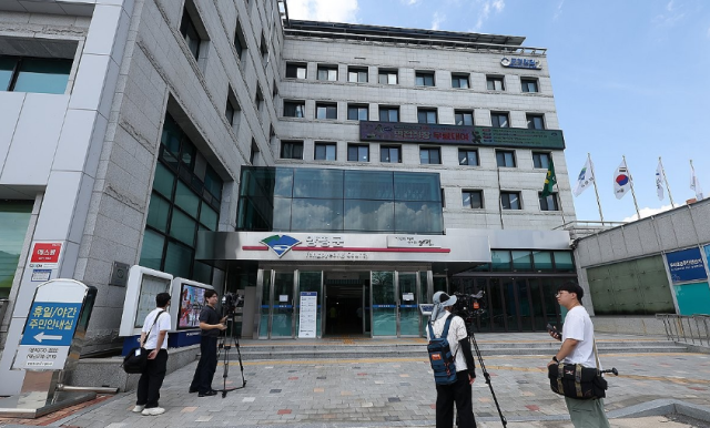 김건희 여사의 의혹들을 수사하는 민중기 특별검사팀이 지난 8월 22일 양평고속도로 노선변경 의혹과 관련해 양평군청 등에 대한 압수수색을 했다 사진연합뉴스