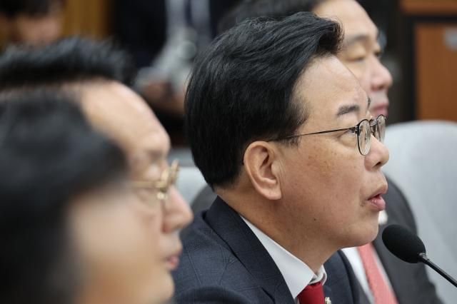 송언석 국민의힘 원내대표가 28일 서울 여의도 국회에서 열린 국정감사 대책회의에서 발언하고 있다 사진연합뉴스