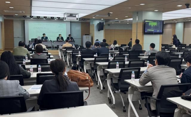 29일 오후 서울 서초구 서울지방변호사회에서 동성제약 최대주주가 설명회를 열고 있다