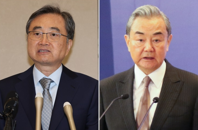 조현 외교부 장관왼쪽 왕이 중국공산당 중앙외사판공실 주임 겸 외교부장오른쪽 사진연합뉴스