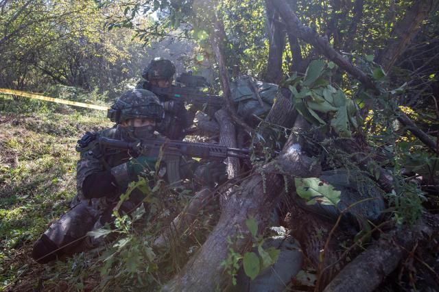 육군이 지난 22일부터 26일까지 강원 인제군 육군 과학화전투훈련단에서 제3회 국제 과학화전투 경연대회를 실시했다고 27일 밝혔다 사진육군 제공 연합뉴스