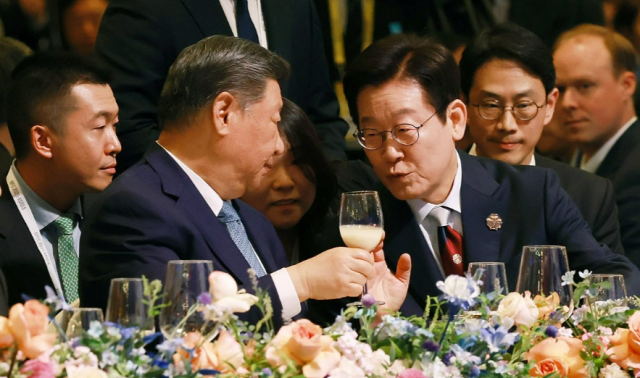 대화하는 이재명 대통령과 시진핑 중국 주석 사진연합뉴스