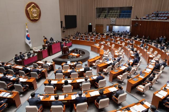 김민석 국무총리가 6일 국회 예결위 회의장에서 열린 전체회의에 참석해 인사말을 하고 있다 이날 국회 예결위는 정부가 제출안 2026년도 예산 심의에 본격 돌입했다 사진연합뉴스