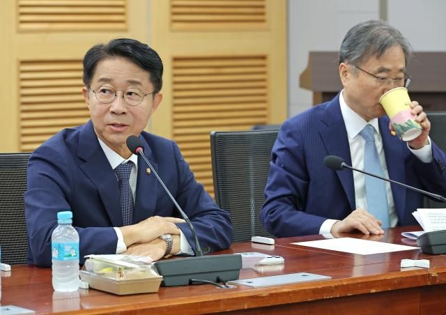 조정식 더불어민주당 의원이 지난 10월 15일 서울 여의도 국회 의원회관에서 열린 외교장관 초청 한미관계 간담회에 참석해 인사말을 하고 있다 사진연합뉴스