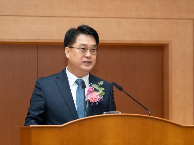 이정렬 개인정보보호위원회 부위원장이 17일 오전 서울 종로구 정부서울청사에서 개최된 취임식에서 취임사를 하고 있다 사진개인정보보호위원회